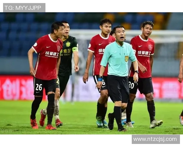 成都足球队团队协作的成功之道与战术解析探讨